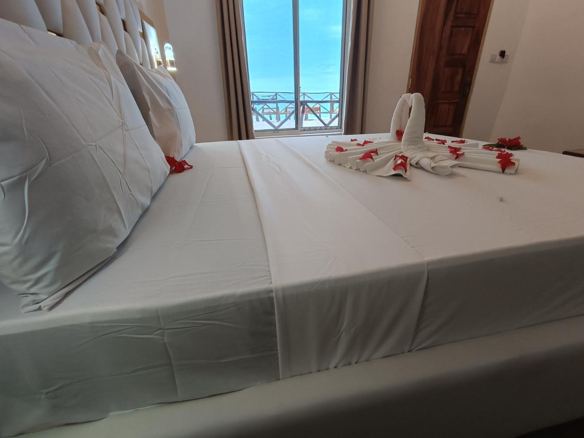 Zanzi Beach Hotel Нунгви Экстерьер фото